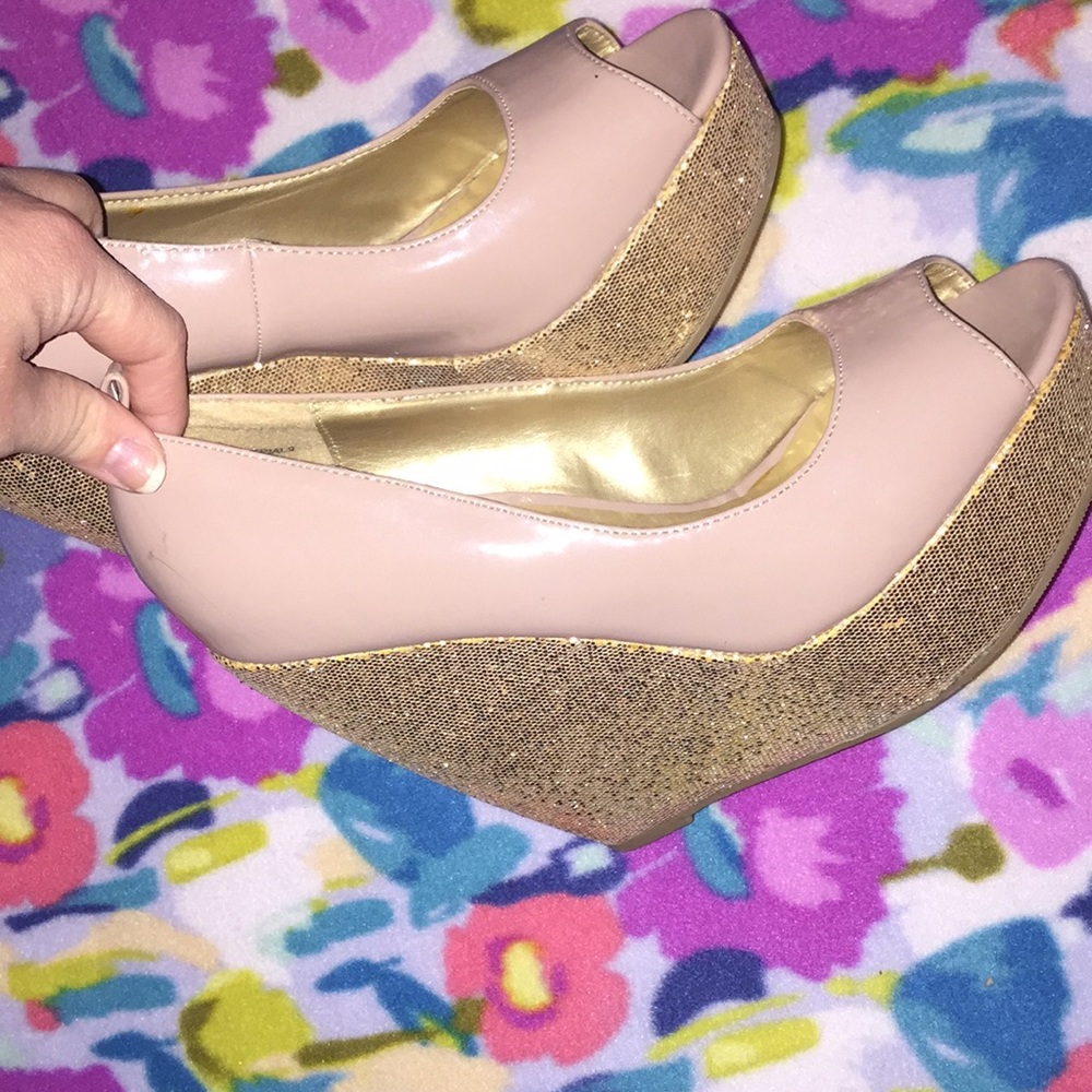 Madden Girl sparkly nude wedges 👑